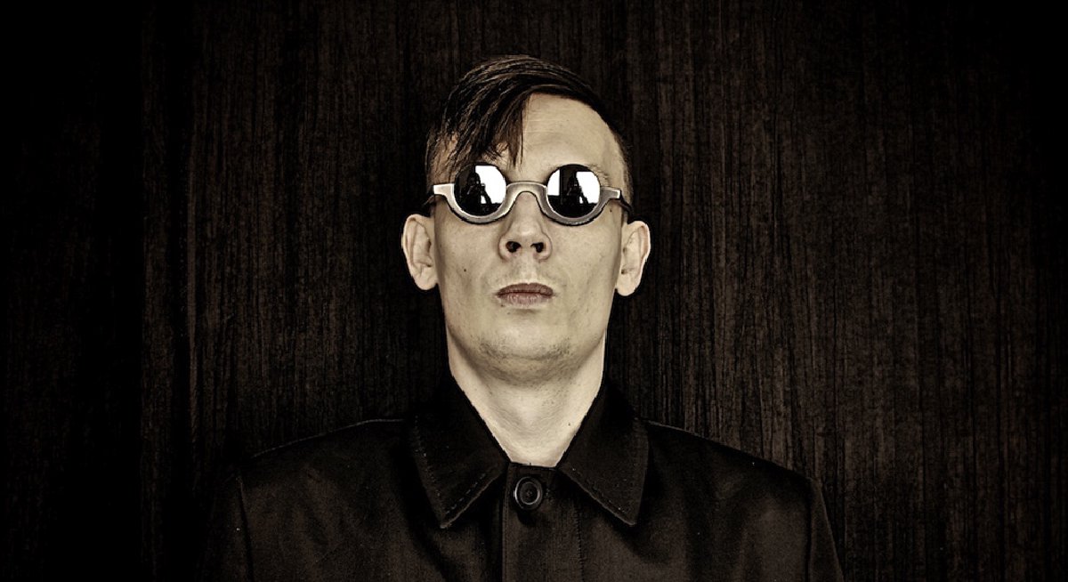 Fotografia portretowa Pawła Wilka, stylizowana